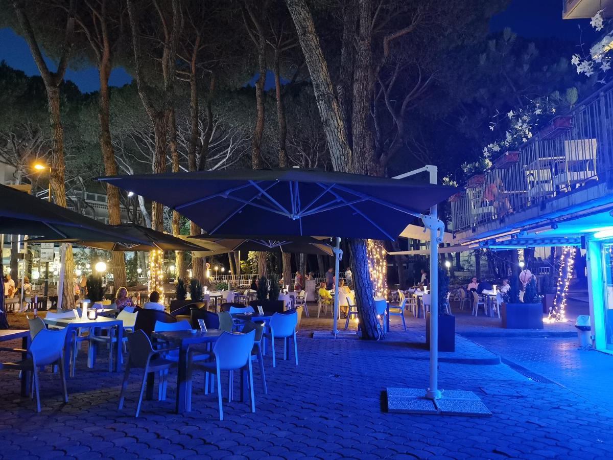 Hotel Pine Beach روسولينا ماري المظهر الخارجي الصورة