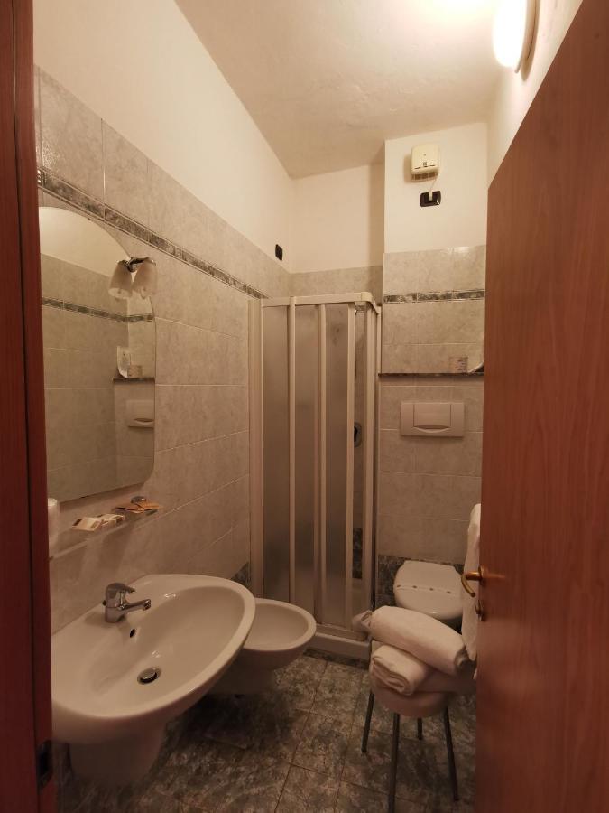 Hotel Pine Beach روسولينا ماري المظهر الخارجي الصورة