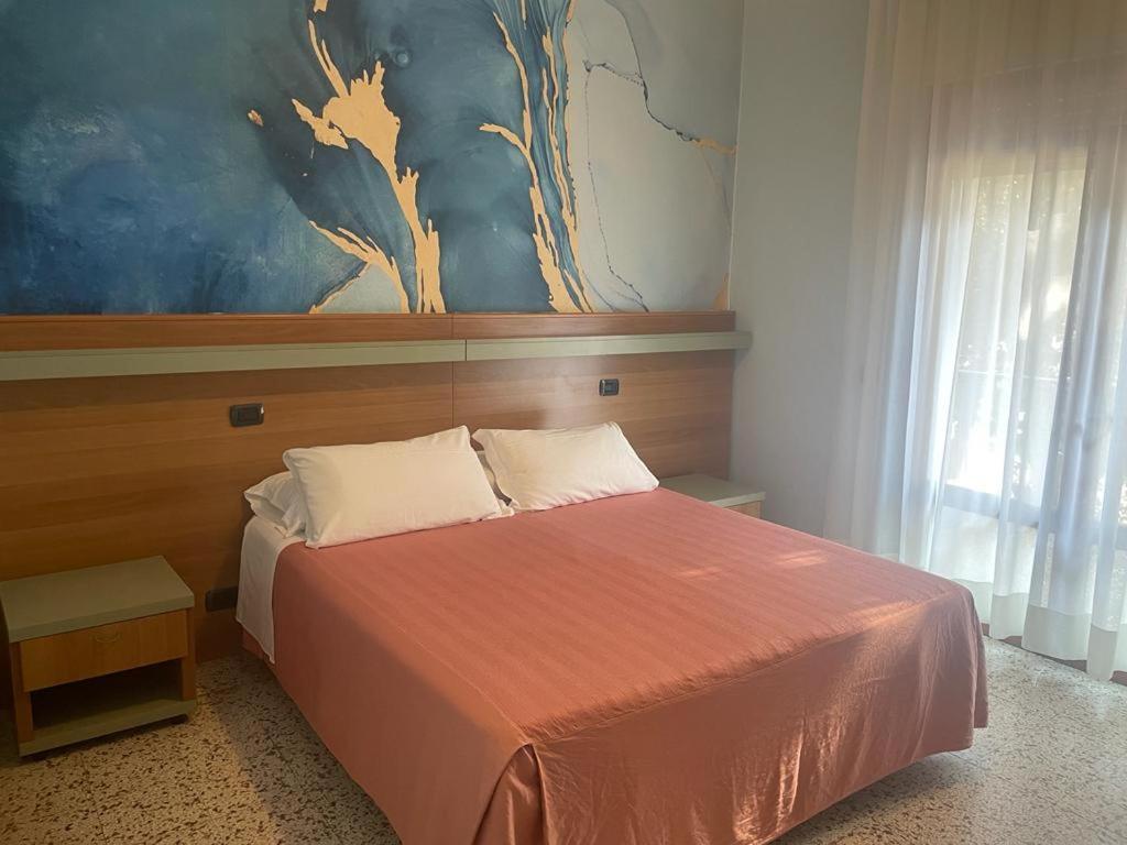 Hotel Pine Beach روسولينا ماري المظهر الخارجي الصورة