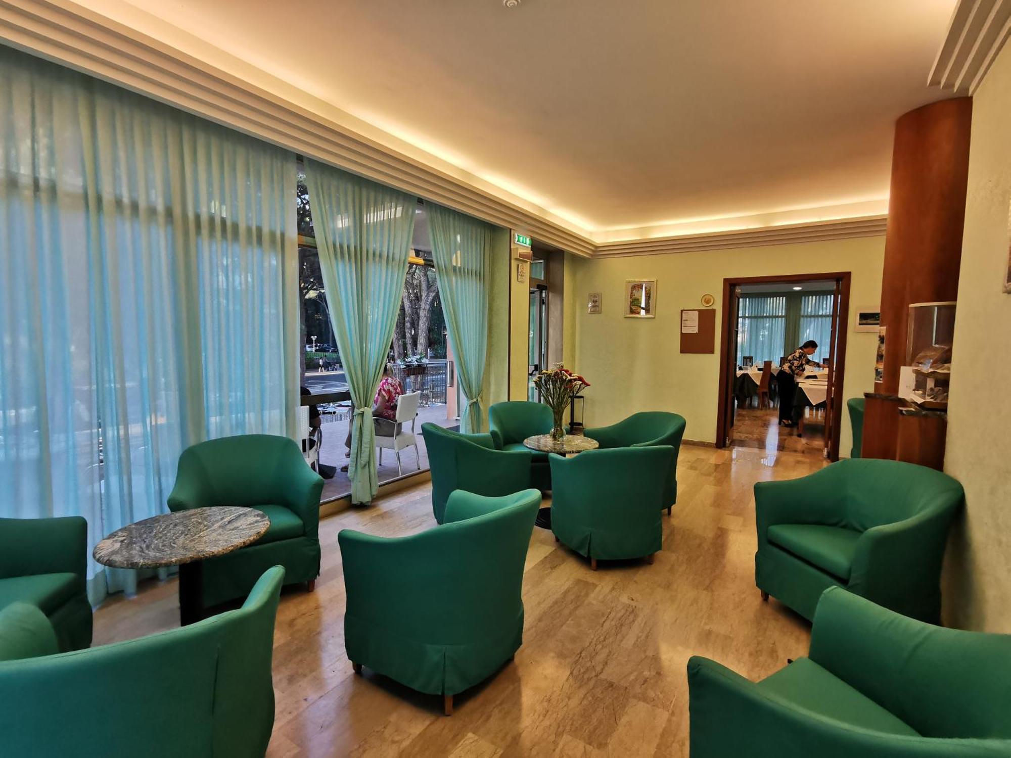 Hotel Pine Beach روسولينا ماري المظهر الخارجي الصورة