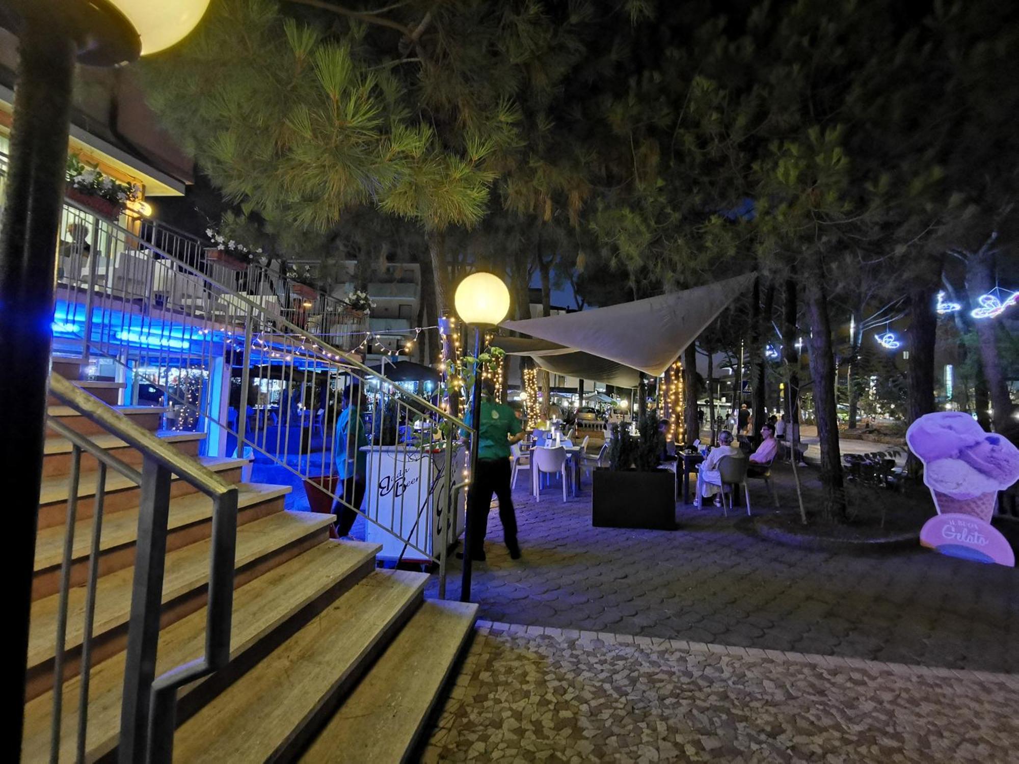 Hotel Pine Beach روسولينا ماري المظهر الخارجي الصورة
